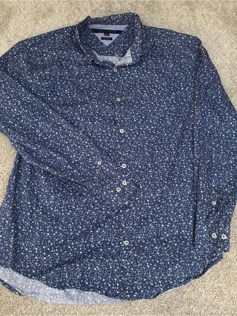 Tommy Hilfiger XL Custom Fit Button Up Blue and White Long Sleeve Shirt